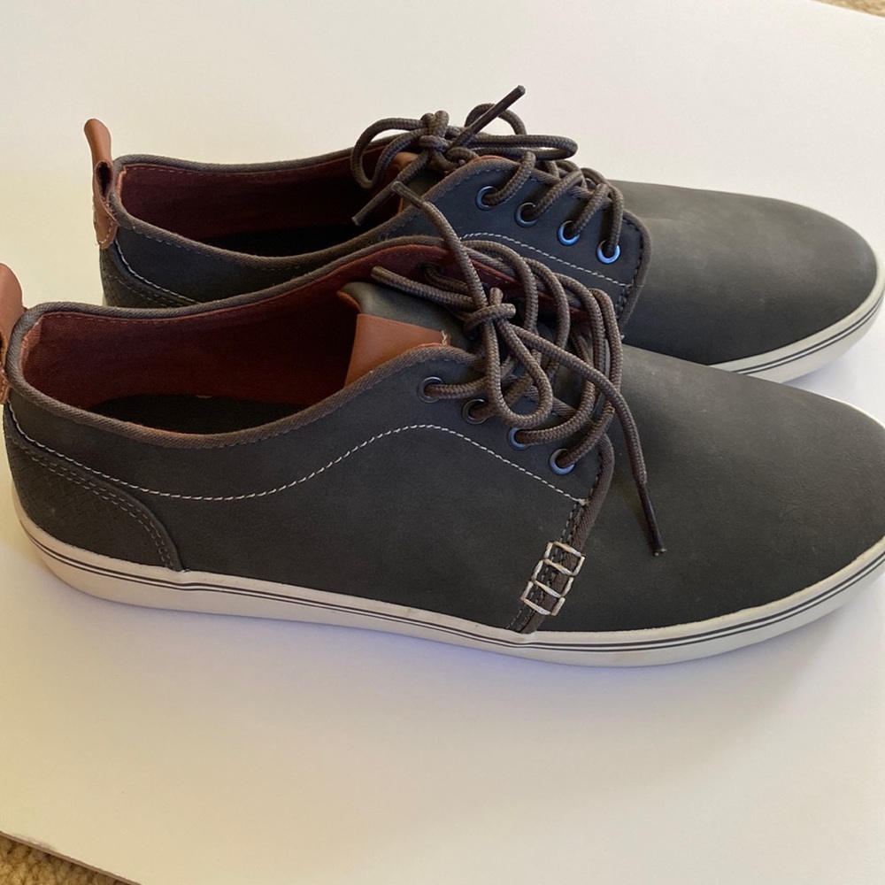 Mens size 8 shoes